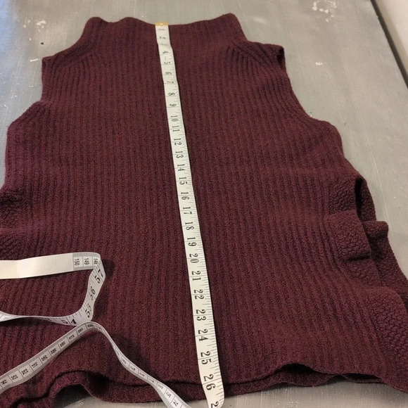 Aritzia Wilfred women's merino wool sweater vest in burgundy size S - Picture 5 of 8